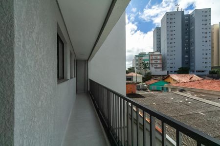 Apartamento à venda com 59m², 2 quartos e 1 vaga Apartamento à venda com 59m², 2 quartos e 1 vagaVaranda