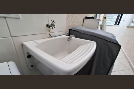 Apartamento à venda com 74m², 3 quartos e 1 vagaÁrea de Serviço