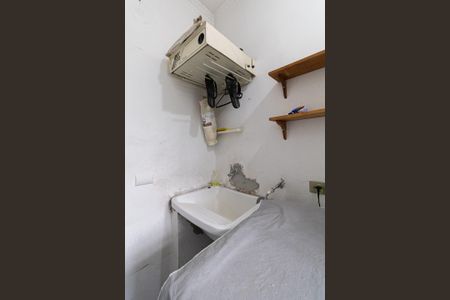 Casa à venda com 170m², 5 quartos e 6 vagasCasa 3 - Área de Serviço