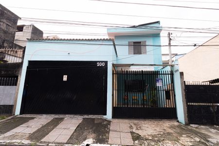 Casa à venda com 170m², 5 quartos e 6 vagasFachada 2+Placa