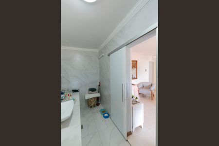 Casa à venda com 490m², 4 quartos e 1 vaga Casa à venda com 490m², 4 quartos e 1 vagaBanheiro da Suíte