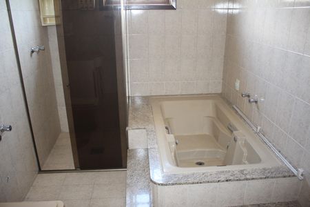 Casa à venda com 360m², 6 quartos e 6 vagasBanheiro da Suíte 2