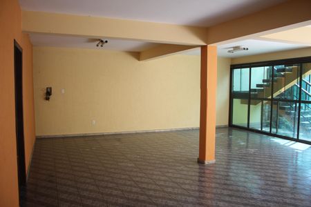 Casa à venda com 360m², 6 quartos e 6 vagasÁrea Externa