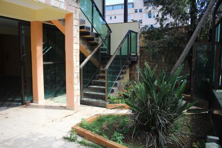 Casa à venda com 360m², 6 quartos e 6 vagasÁrea Externa