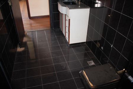 Casa à venda com 360m², 6 quartos e 6 vagasBanheiro Social