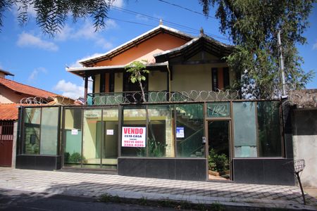 Casa à venda com 360m², 6 quartos e 6 vagasFachada e Placa