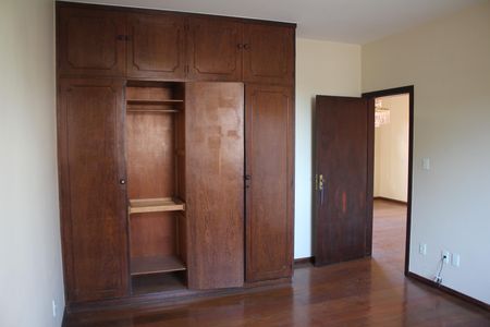 Casa à venda com 360m², 6 quartos e 6 vagasQuarto 1