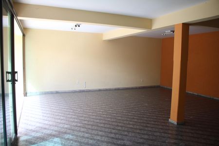 Casa à venda com 360m², 6 quartos e 6 vagasÁrea Externa