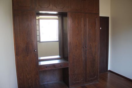 Casa à venda com 360m², 6 quartos e 6 vagasSuíte 1