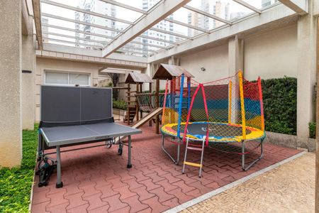 Apartamento à venda com 191m², 3 quartos e 4 vagas Apartamento à venda com 191m², 3 quartos e 4 vagasÁrea comum - Playground