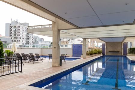 Apartamento à venda com 191m², 3 quartos e 4 vagas Apartamento à venda com 191m², 3 quartos e 4 vagasÁrea comum - Piscina
