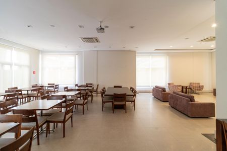 Apartamento à venda com 191m², 3 quartos e 4 vagas Apartamento à venda com 191m², 3 quartos e 4 vagasÁrea comum - Salão de festas