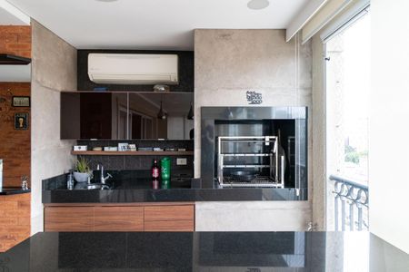 Apartamento à venda com 191m², 3 quartos e 4 vagas Apartamento à venda com 191m², 3 quartos e 4 vagasChurrasqueira