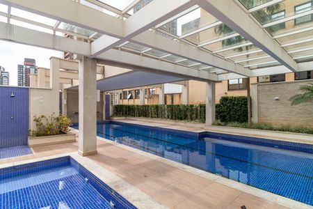 Apartamento à venda com 191m², 3 quartos e 4 vagas Apartamento à venda com 191m², 3 quartos e 4 vagasÁrea comum - Piscina