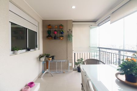 Apartamento à venda com 68m², 2 quartos e 1 vaga Apartamento à venda com 68m², 2 quartos e 1 vagaVaranda Gourmet