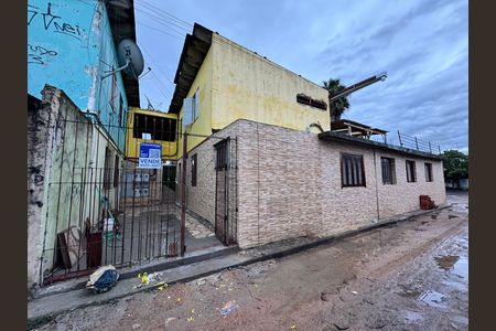 Apartamento à venda com 75m², 2 quartos e 1 vaga Apartamento à venda com 75m², 2 quartos e 1 vagaFachada + Placa