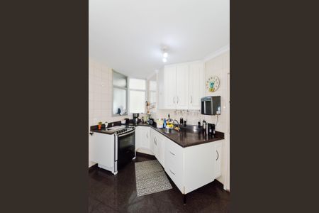 Apartamento à venda com 125m², 4 quartos e 2 vagas Apartamento à venda com 125m², 4 quartos e 2 vagasCozinha