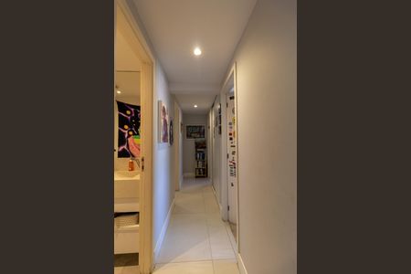 Apartamento à venda com 102m², 3 quartos e 2 vagasBanheiro do Corredor