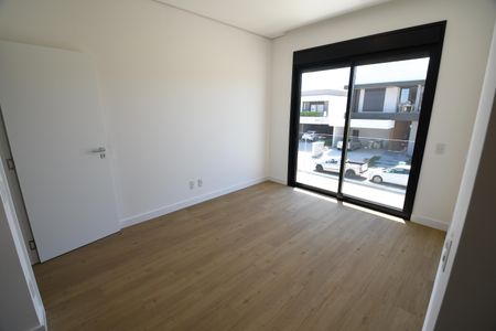 Casa de condomínio à venda com 360m², 3 quartos e 4 vagasSuíte 2
