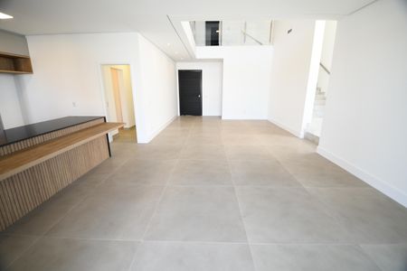 Casa de condomínio à venda com 360m², 3 quartos e 4 vagasSala