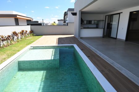 Casa de condomínio à venda com 360m², 3 quartos e 4 vagasPiscina