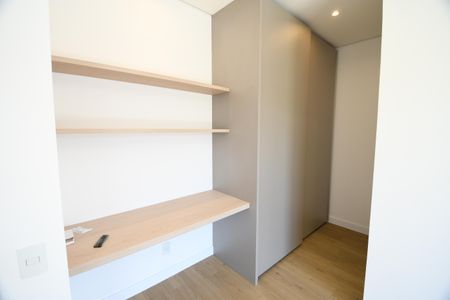 Casa de condomínio à venda com 360m², 3 quartos e 4 vagasSuíte 2