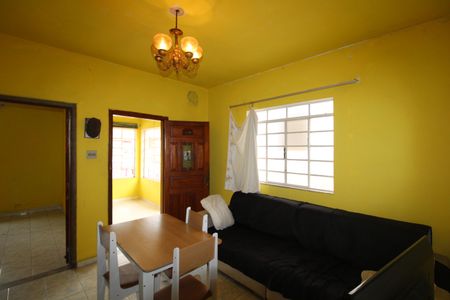 Casa à venda com 136m², 2 quartos e 1 vagaSala