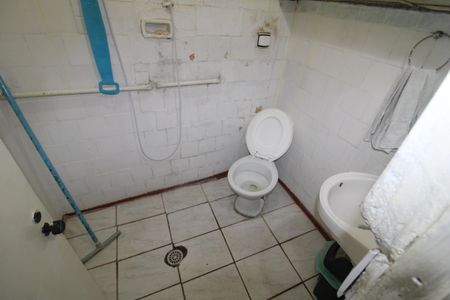 Casa à venda com 136m², 2 quartos e 1 vagaBanheiro