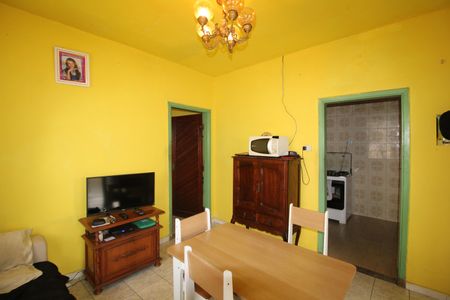 Casa à venda com 136m², 2 quartos e 1 vagaSala