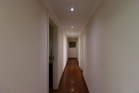 Apartamento à venda com 190m², 4 quartos e 2 vagasCorredor