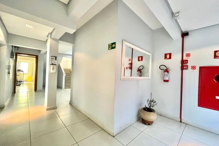 Apartamento à venda com 53m², 2 quartos e 1 vaga Apartamento à venda com 53m², 2 quartos e 1 vagaHall social