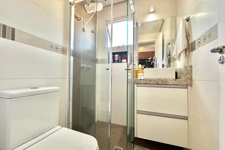Apartamento à venda com 53m², 2 quartos e 1 vaga Apartamento à venda com 53m², 2 quartos e 1 vagaBanheiro