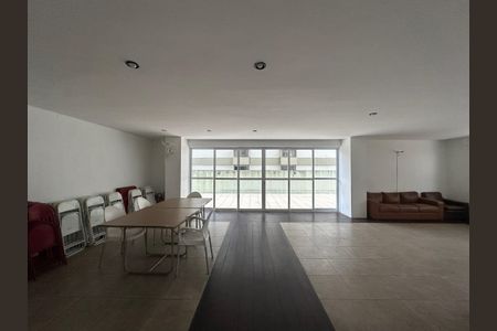 Apartamento à venda com 60m², 1 quarto e 1 vaga Apartamento à venda com 60m², 1 quarto e 1 vagaÁrea comum - Salão de festas