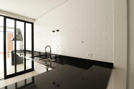 Casa à venda com 220m², 3 quartos e 4 vagas Casa à venda com 220m², 3 quartos e 4 vagasSala/Cozinha