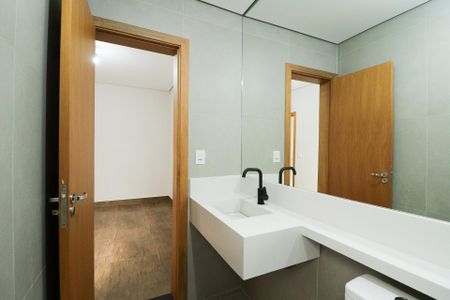 Casa à venda com 220m², 3 quartos e 4 vagas Casa à venda com 220m², 3 quartos e 4 vagasBanheiro da Suíte 2