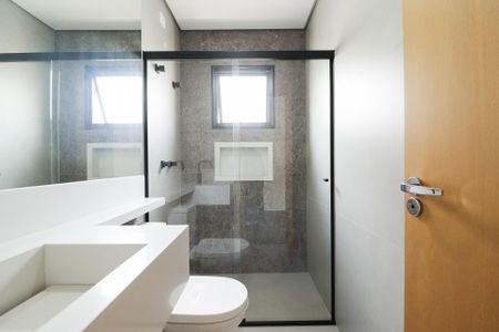 Casa à venda com 220m², 3 quartos e 4 vagas Casa à venda com 220m², 3 quartos e 4 vagasBanheiro da Suíte 1