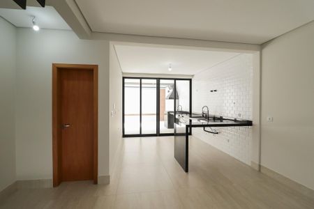 Casa à venda com 220m², 3 quartos e 4 vagas Casa à venda com 220m², 3 quartos e 4 vagasSala/Cozinha