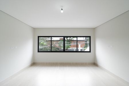 Casa à venda com 220m², 3 quartos e 4 vagas Casa à venda com 220m², 3 quartos e 4 vagasSala/Cozinha