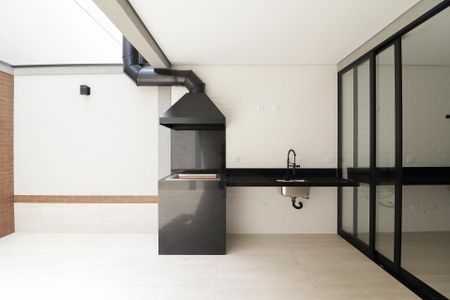 Casa à venda com 220m², 3 quartos e 4 vagas Casa à venda com 220m², 3 quartos e 4 vagasChurrasqueira/Área de Serviço