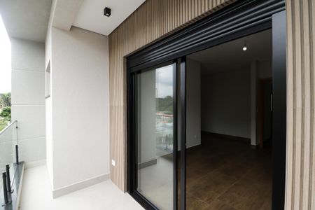 Casa à venda com 220m², 3 quartos e 4 vagas Casa à venda com 220m², 3 quartos e 4 vagasVaranda da Suíte 3