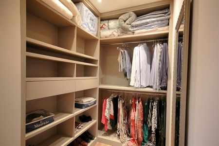 Apartamento à venda com 80m², 2 quartos e 1 vagaCloset da suíte