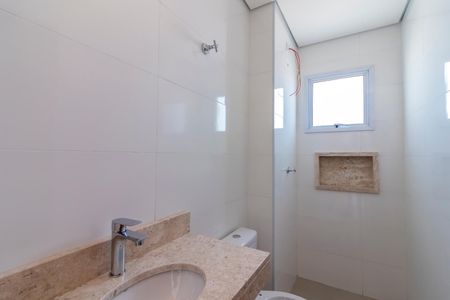Apartamento à venda com 66m², 3 quartos e 1 vaga Apartamento à venda com 66m², 3 quartos e 1 vagaBanheiro da Suíte 1