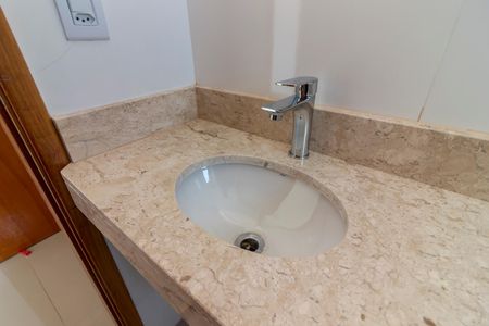 Apartamento à venda com 66m², 3 quartos e 1 vaga Apartamento à venda com 66m², 3 quartos e 1 vagaBanheiro da Suíte 1