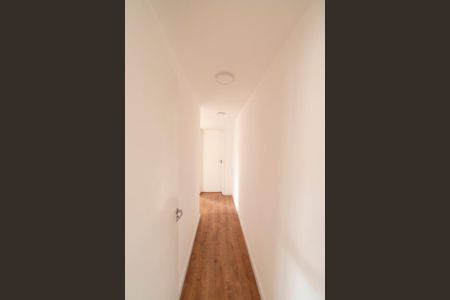 Apartamento para alugar com 109m², 3 quartos e 2 vagas Apartamento para alugar com 109m², 3 quartos e 2 vagasCorredor de acesso aos quartos