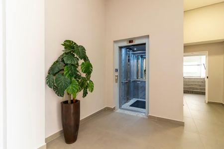 Apartamento à venda com 76m², 2 quartos e sem vaga Apartamento à venda com 76m², 2 quartos e sem vagaHall Social