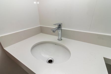 Apartamento à venda com 60m², 2 quartos e sem vaga Apartamento à venda com 60m², 2 quartos e sem vagaBanheiro