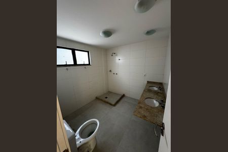 Apartamento à venda com 179m², 3 quartos e 3 vagasBanheiro