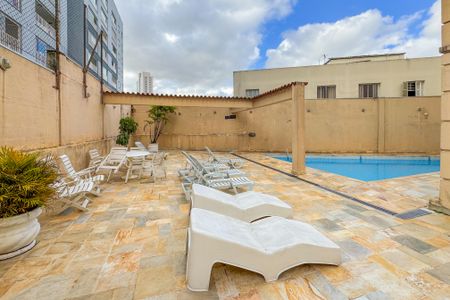 Apartamento à venda com 65m², 2 quartos e 1 vaga Apartamento à venda com 65m², 2 quartos e 1 vagaÁrea comum Piscina