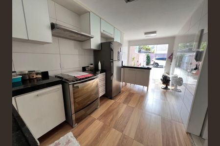 Casa de condomínio à venda com 173m², 7 quartos e 1 vaga Casa de condomínio à venda com 173m², 7 quartos e 1 vagaCozinha
