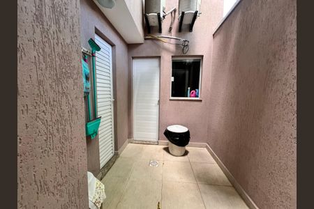 Casa de condomínio à venda com 173m², 7 quartos e 1 vaga Casa de condomínio à venda com 173m², 7 quartos e 1 vagaÁrea de Serviço